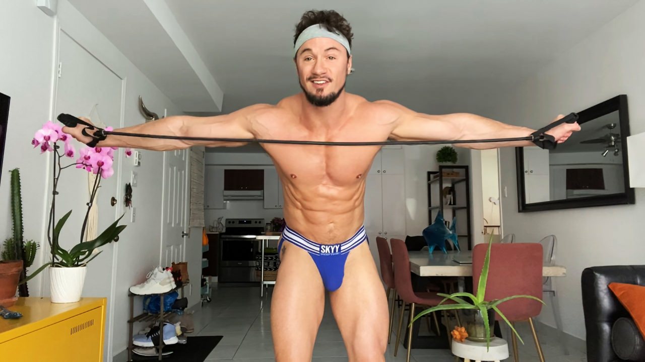 Pumped with Skyy Knox